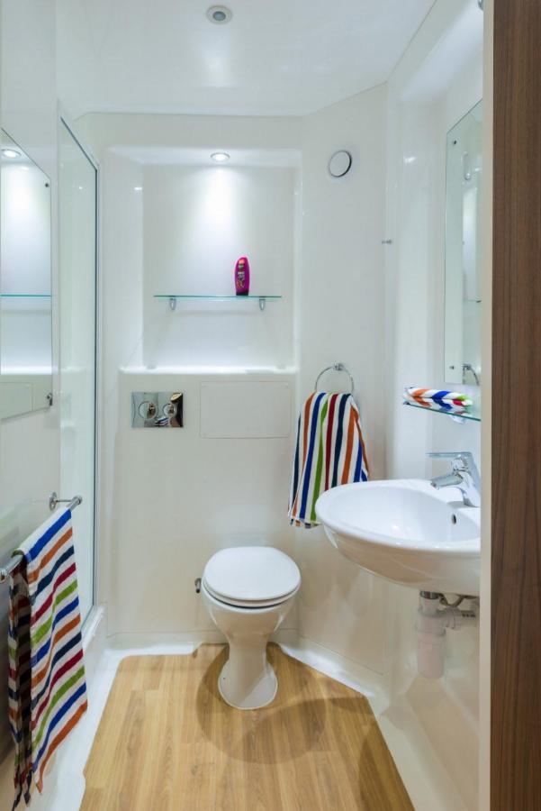 Zeni 5 Bed Apartment In Central אקסטר מראה חיצוני תמונה