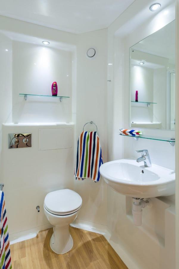 Zeni 5 Bed Apartment In Central אקסטר מראה חיצוני תמונה